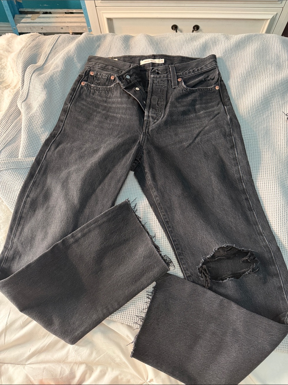 Levi's Black High-Rise Straight Jeans with Knee Rip